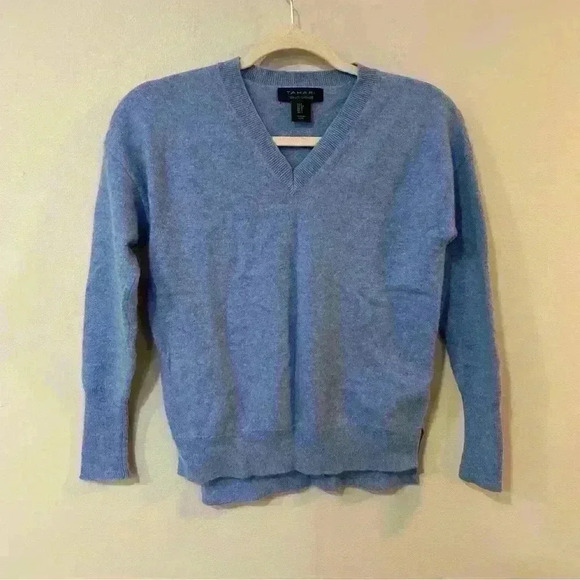 NWOT TAHARI 100% 2 Ply Cashmere Soft V-Neck Blue Sweater Women’s Size Small - Picture 2 of 4